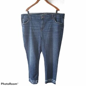 Universal Threads Frayed Hem High Rise Ankle Jeans